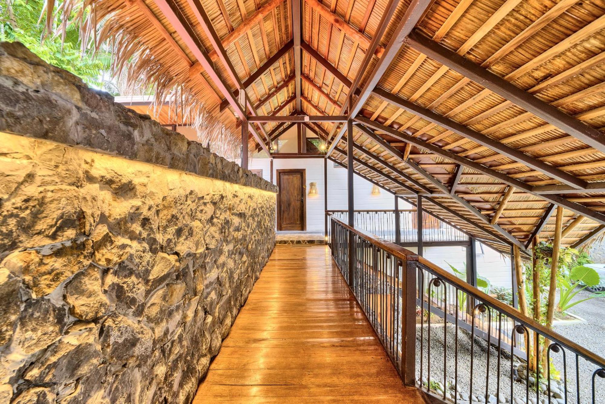 Conga Boutique Hotel Puerto Viejo de Talamanca Exterior photo